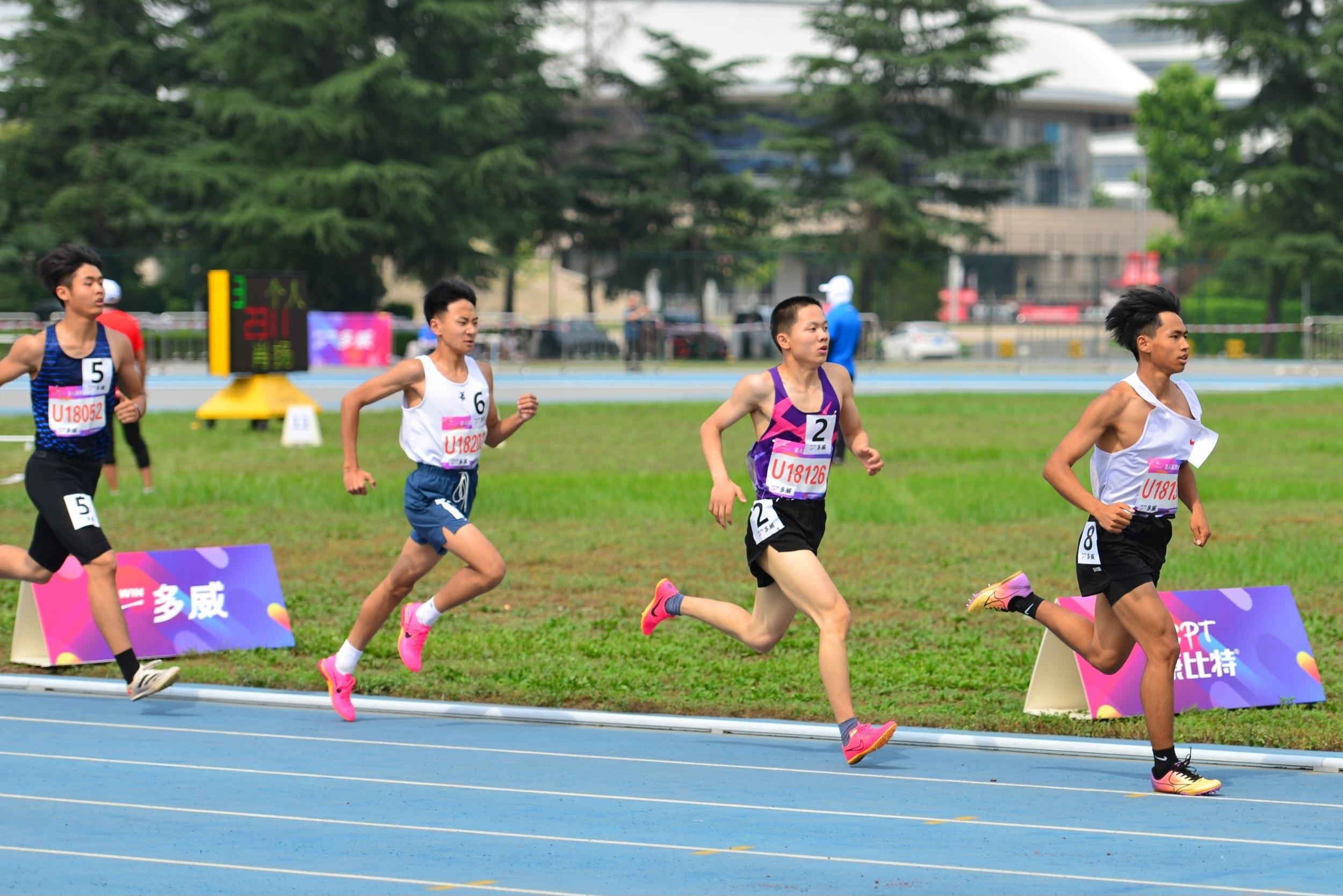包含田径公开赛上演强强对话，荆楚猎隼队绝杀三湘银狐队，多点开花奏效；定海神针仍在的词条